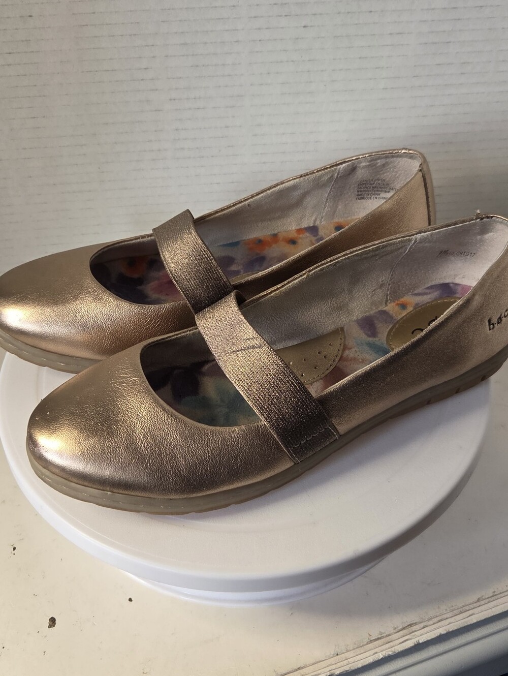 B.O.C. Women's Gold Leather Ballet Flats Size 8M